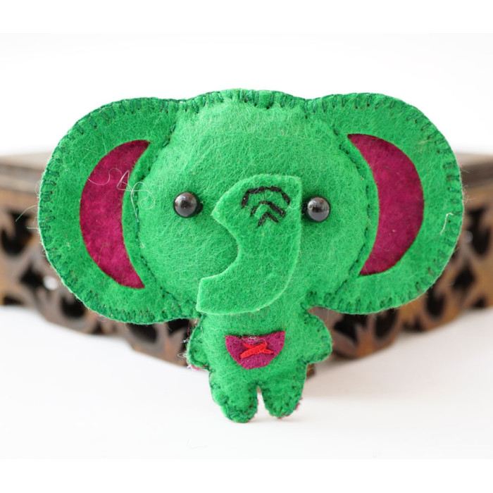 Felt brooch Elephant Green