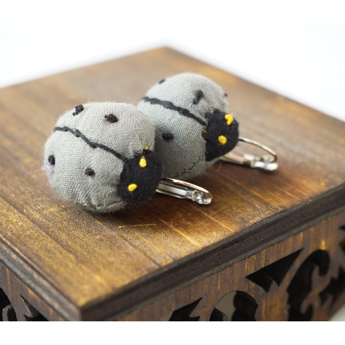 Rag earrings Ladybug gray