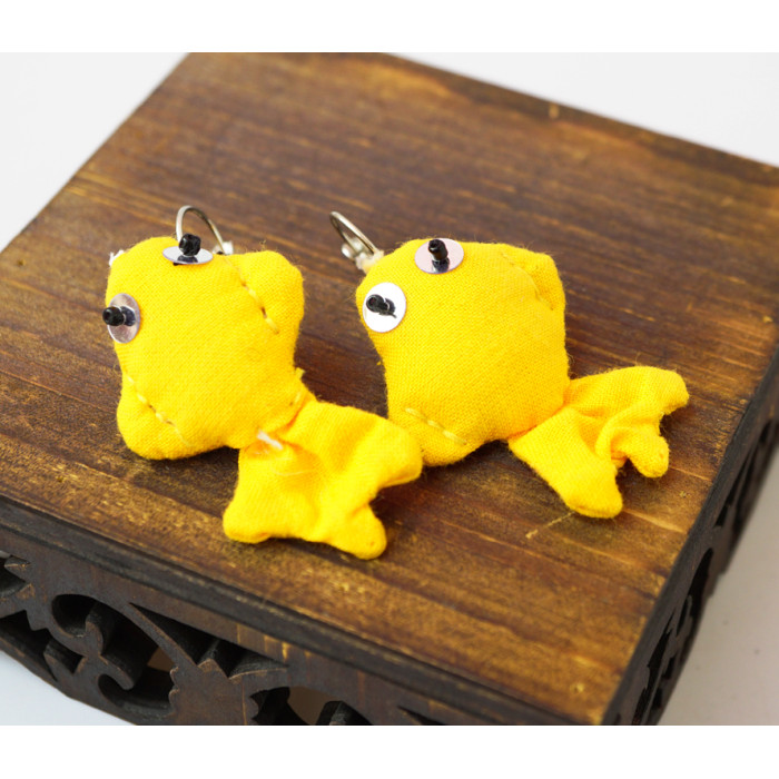 Rag earrings Fish yellow