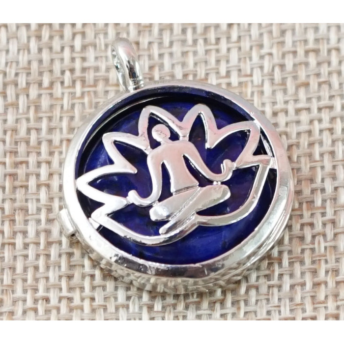 Pendant opening Yoga in the Lotus insert Lapis Lazuli