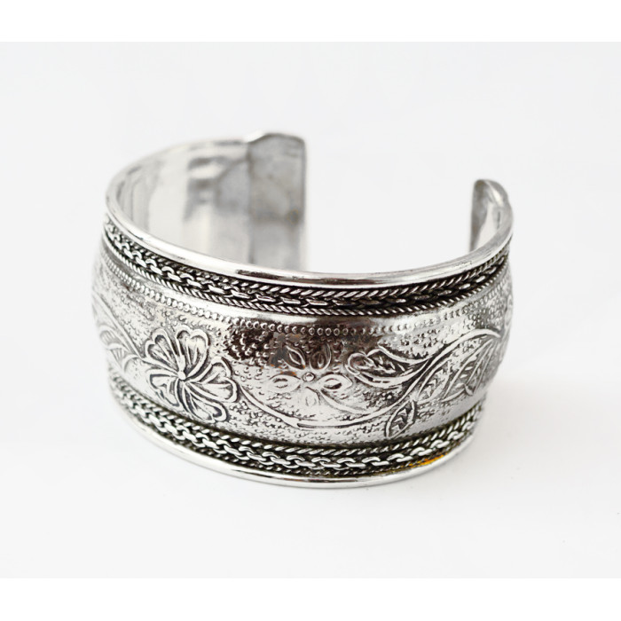 Bracelet Staple blown flower pattern white metal