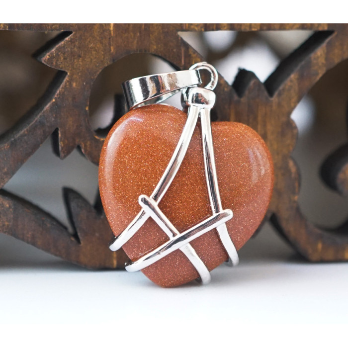 Pendant Heart in the grid insert Red aventurine