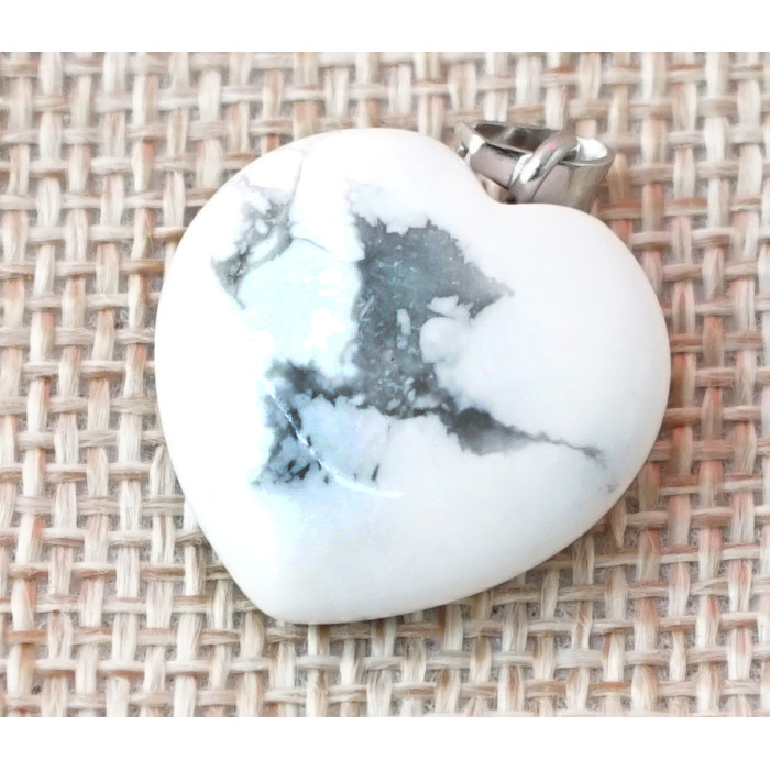 Pendant stone Heart Howlite