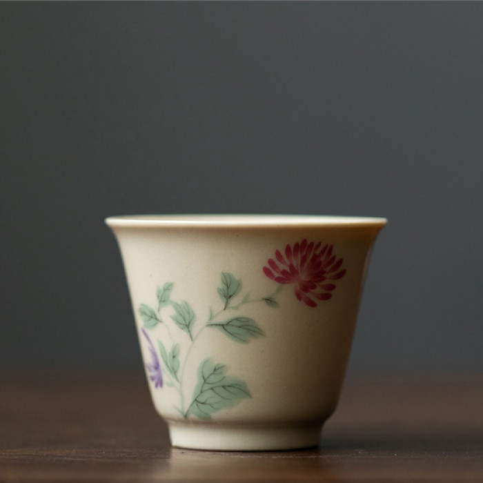 Ceramic chabei for tea ceremony Gongfu Cha "Purple Chrysanthemums"