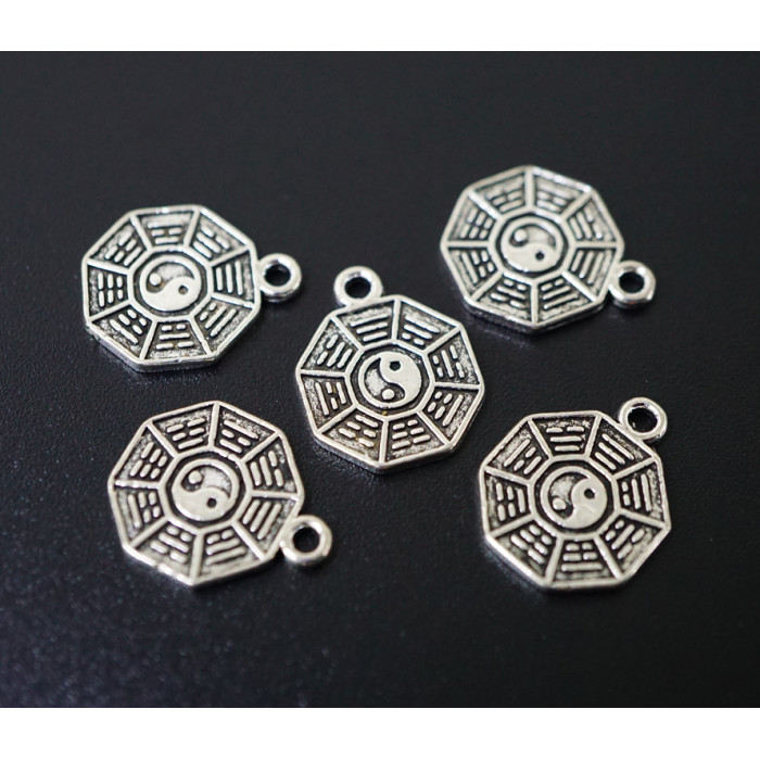 Amulet in Bagua purse under silver 10 pieces