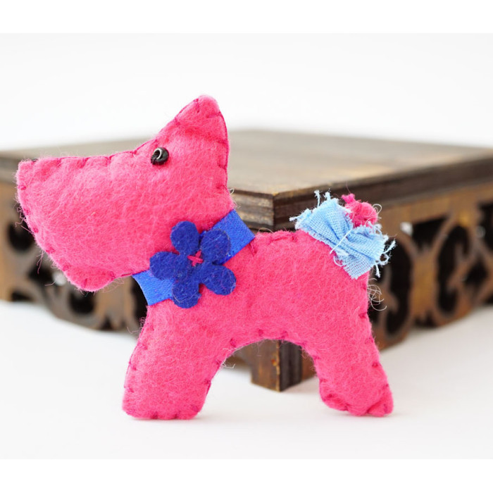 Brooch Dog Lilac