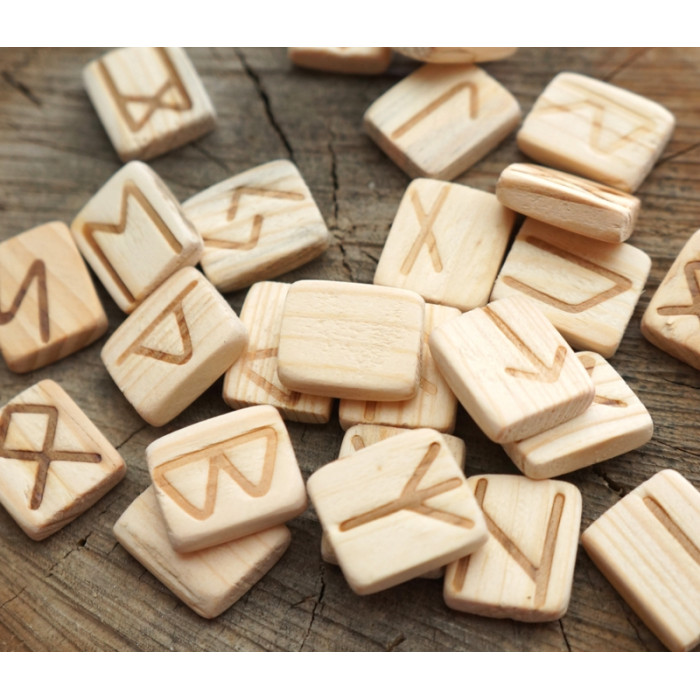 Набір дерев'яних рун для ворожіння Дуб