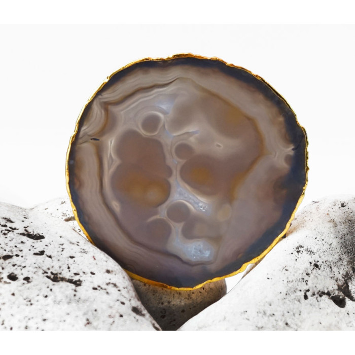 Зріз агата із золотою облямівкою 8 - 10 см. Сірий